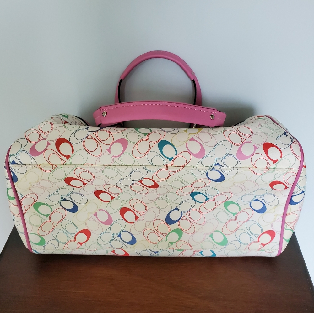 Coach Signature Chelsea Purse - Picture 6 of 9